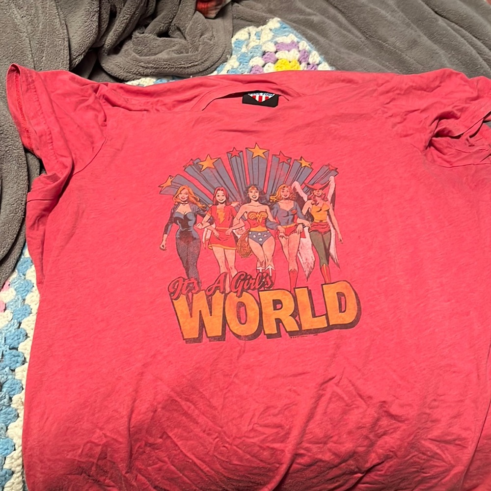 Torrid size 4 red comic book t-shirt